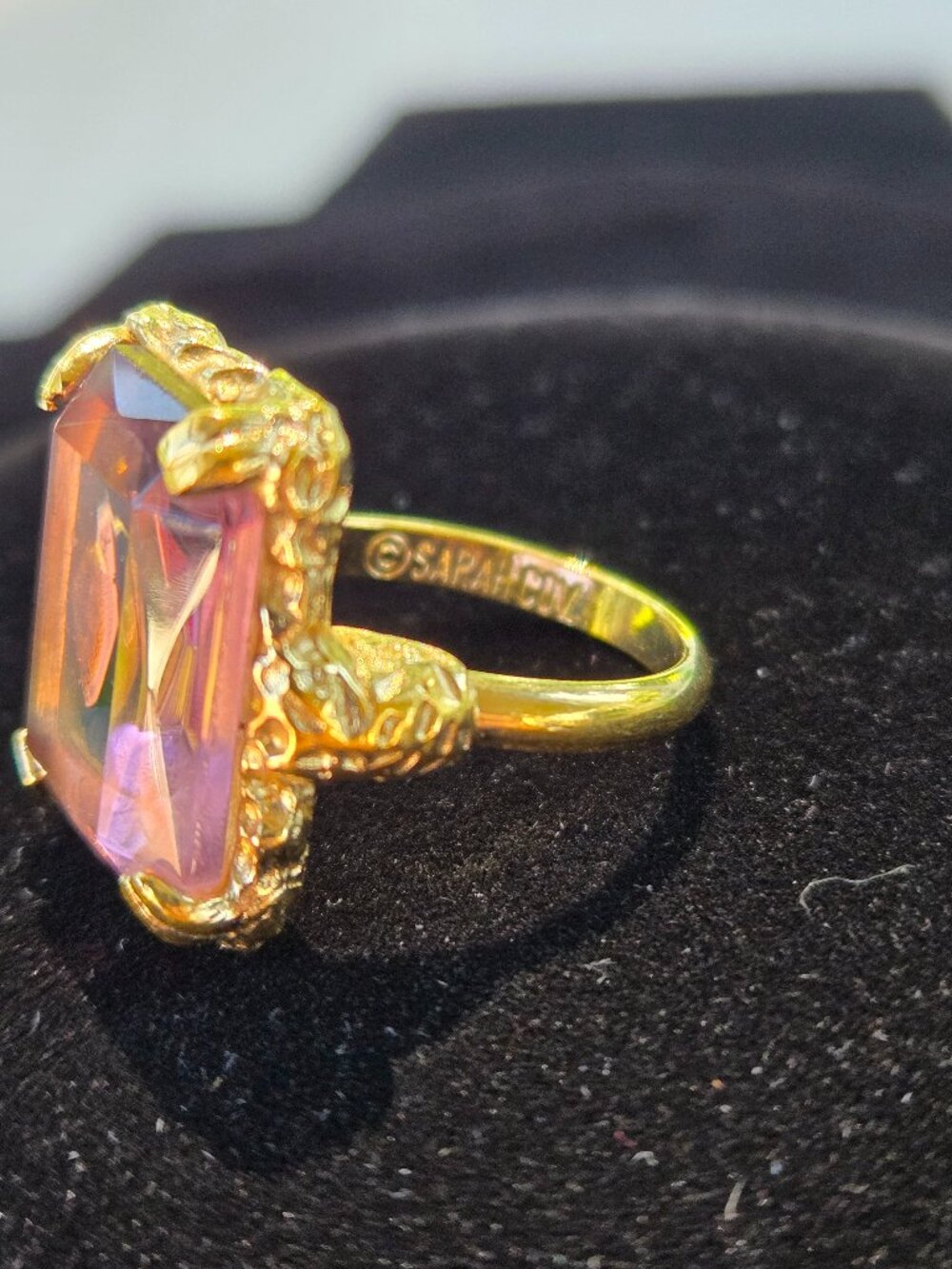 Vintage Purple Glass Stone Ring - Signed Sarah Coventry Twilight 1970s Gold Tone - Picture 6 of 7